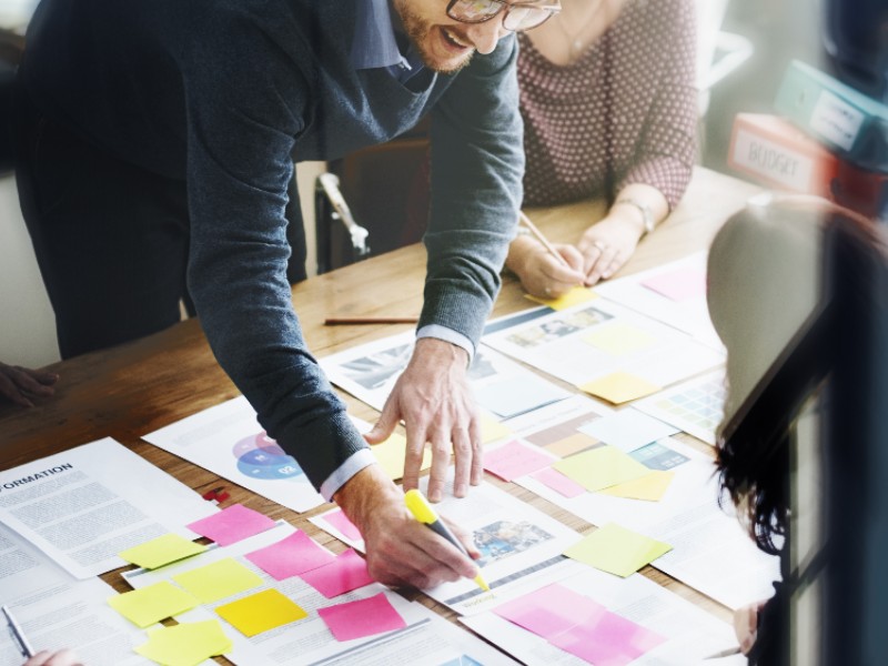 A man planning with post-its